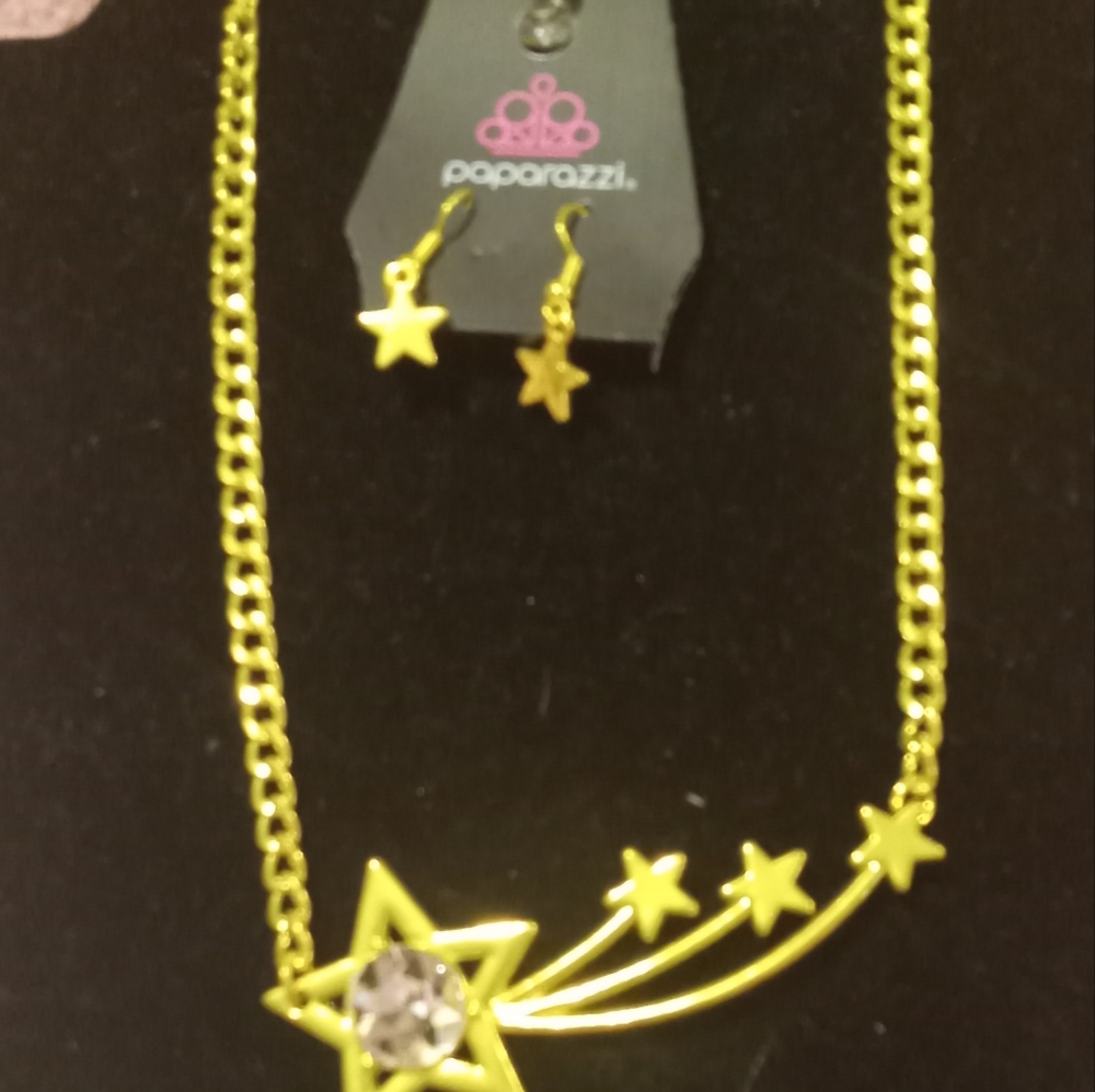 Paparazzi Gold Star Necklace and Earring Set